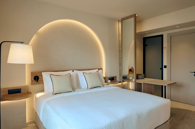 Zeus Kassandra Lagoon 65