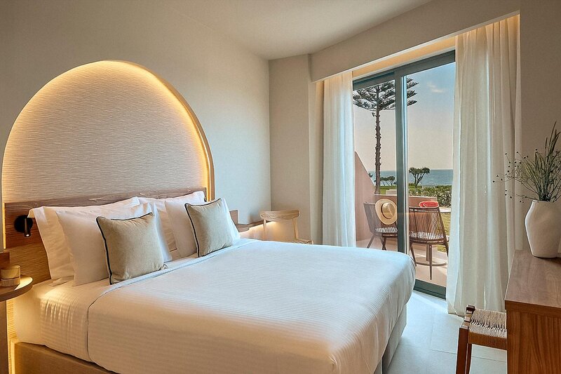 Zeus Kassandra Lagoon 76