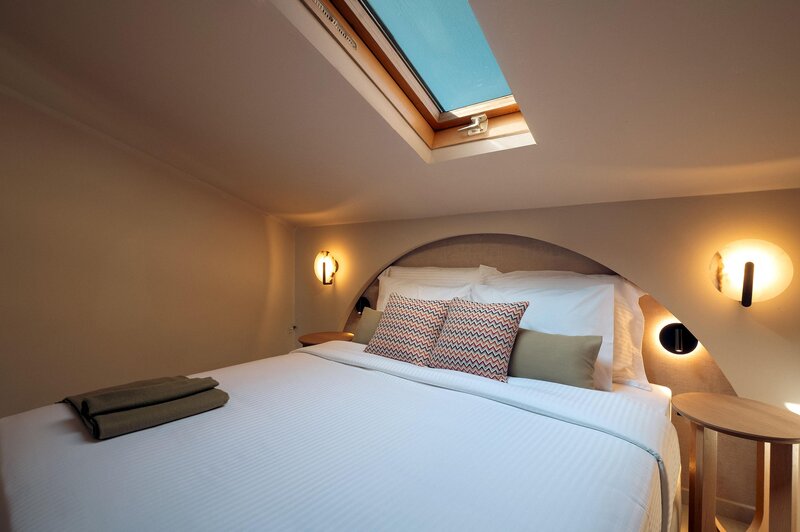 Zeus Kassandra Lagoon 34