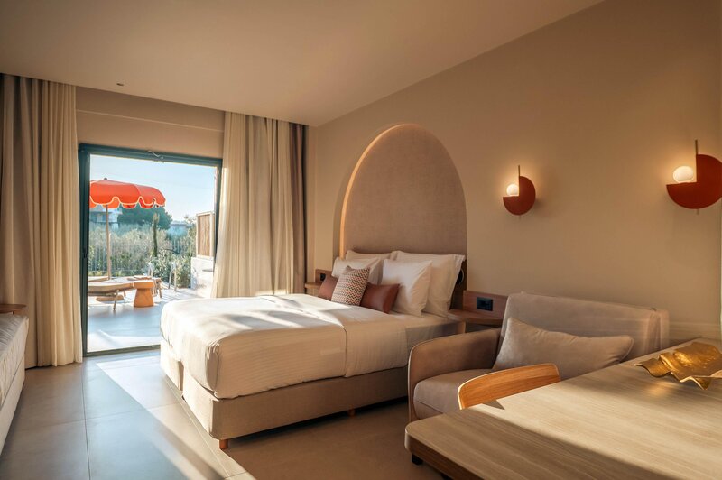 Zeus Kassandra Lagoon 36