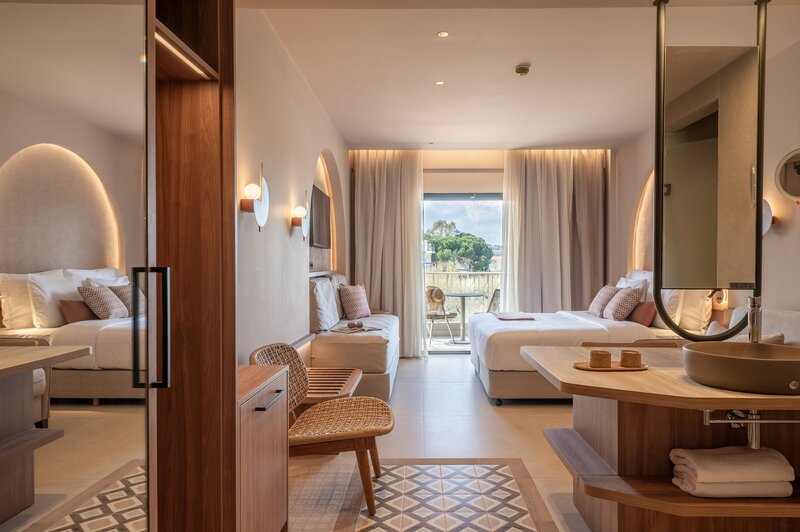 Zeus Kassandra Lagoon 53