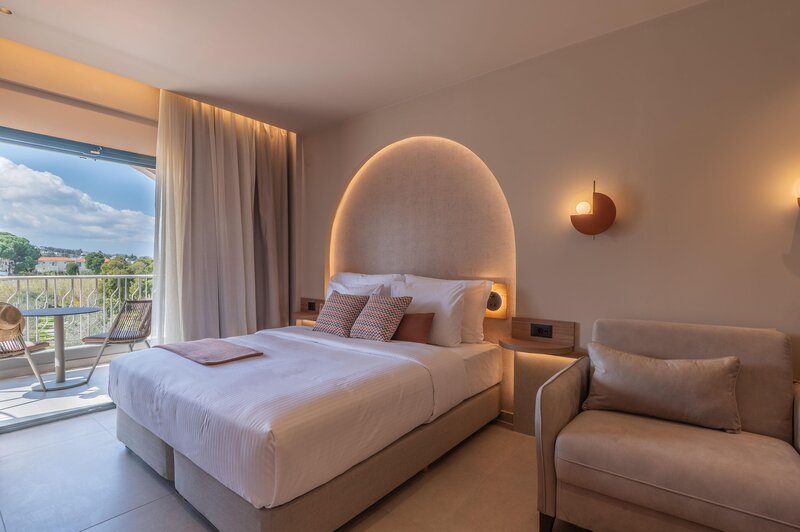 Zeus Kassandra Lagoon 54