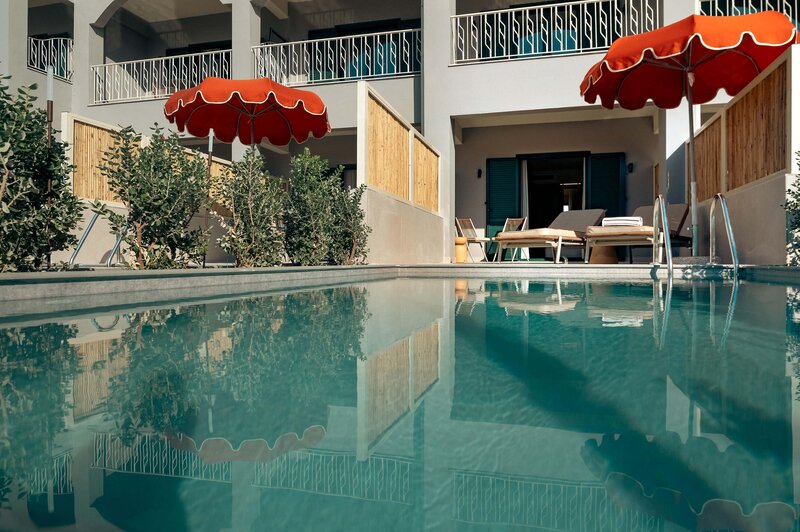 Zeus Kassandra Lagoon 69