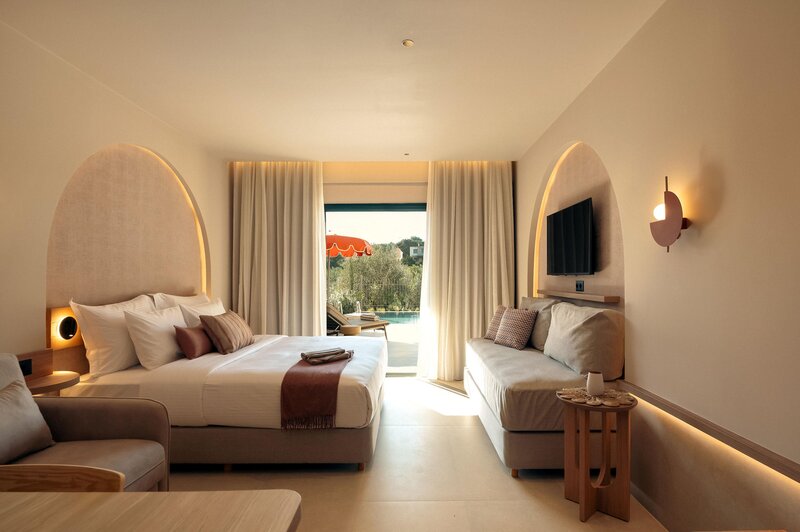 Zeus Kassandra Lagoon 72