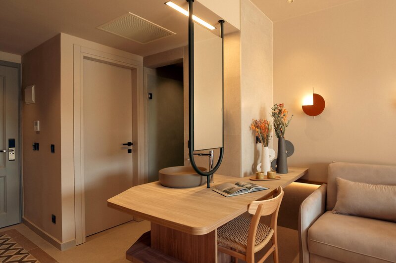 Zeus Kassandra Lagoon 74