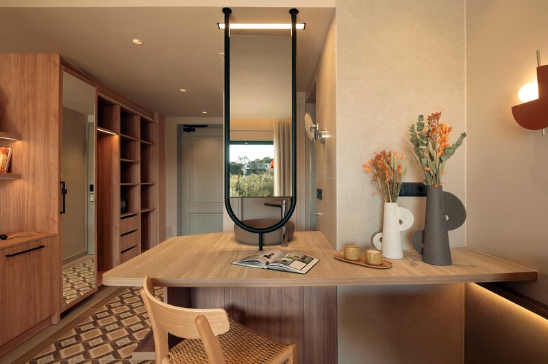 Zeus Kassandra Lagoon 78