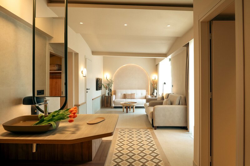 Zeus Kassandra Lagoon 85