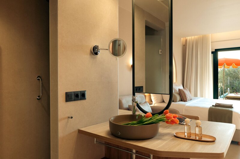 Zeus Kassandra Lagoon 91