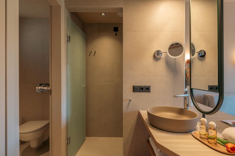 Zeus Kassandra Lagoon 95