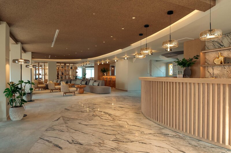 Zeus Kassandra Lagoon 113