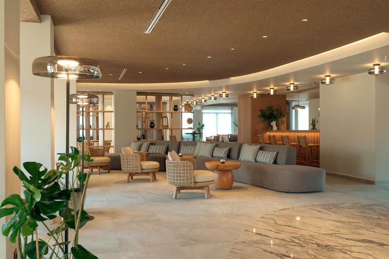 Zeus Kassandra Lagoon 114