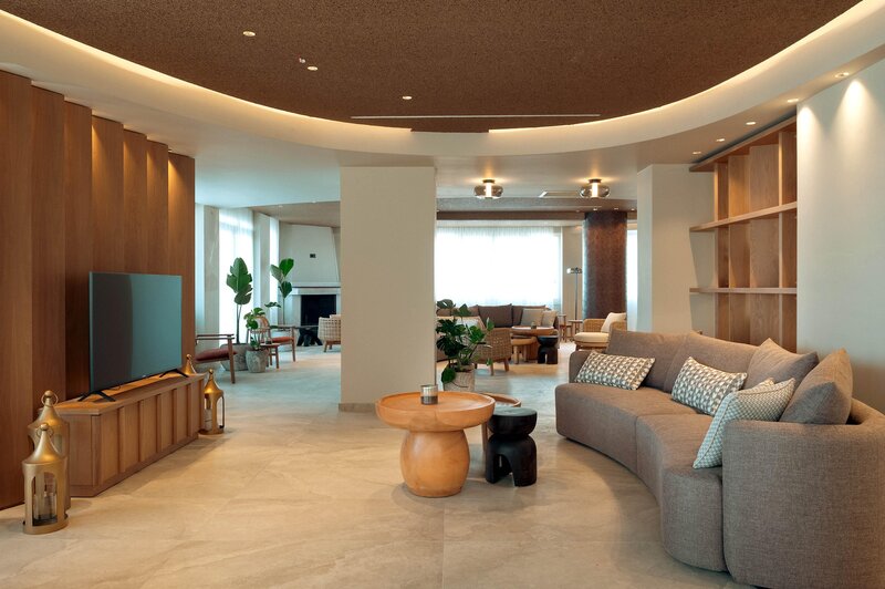 Zeus Kassandra Lagoon 119