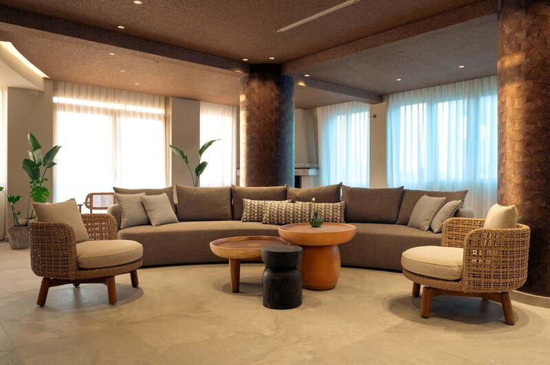 Zeus Kassandra Lagoon 122