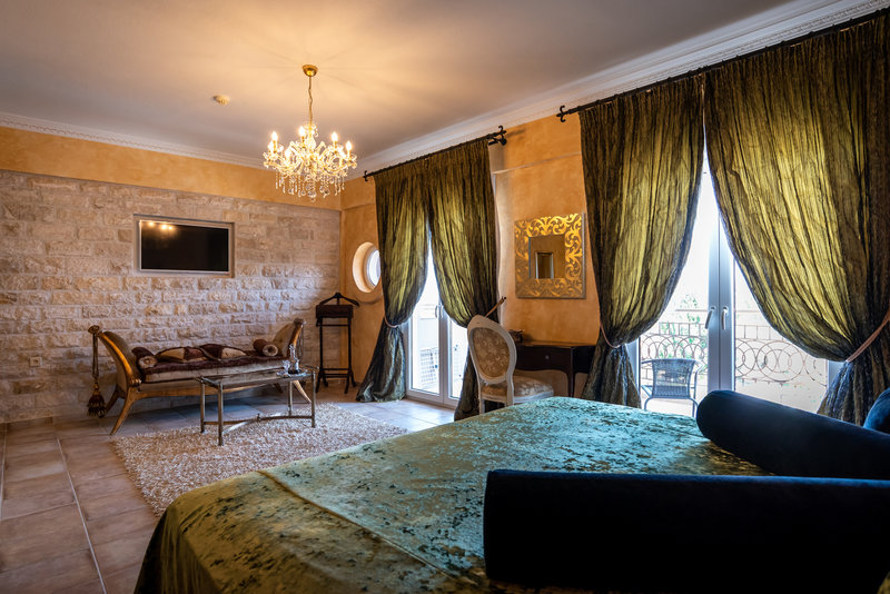 Achtis Hotel 12
