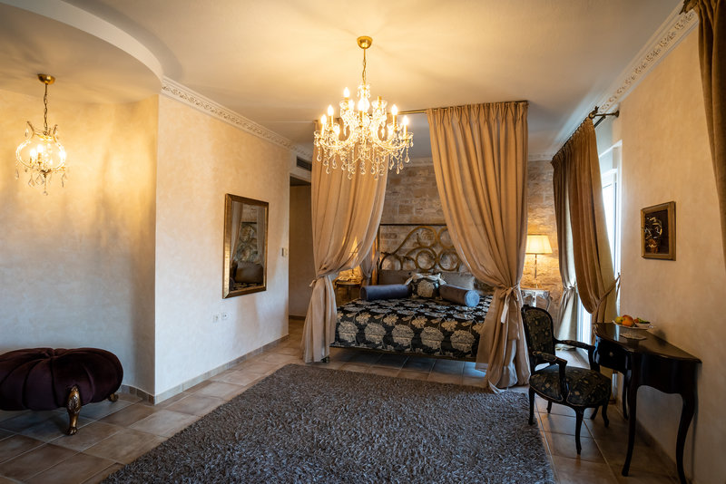 Achtis Hotel 14