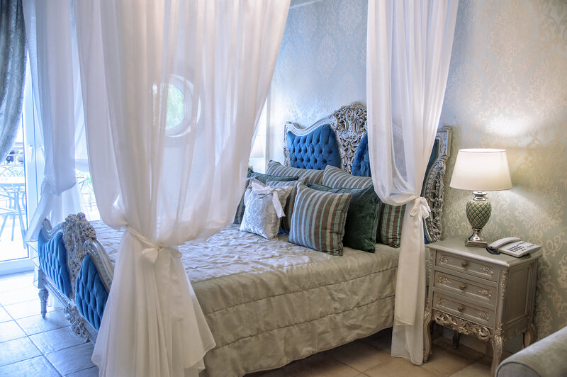 Achtis Hotel 9