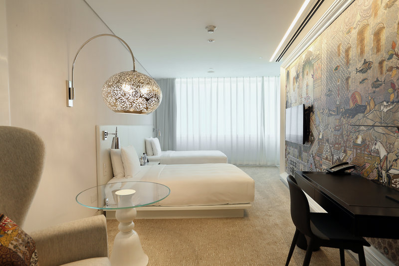 Mondrian Doha 10
