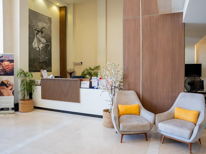 Rivoli Suites 12