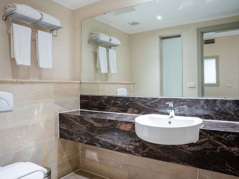 Rivoli Suites 43
