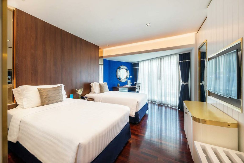 A-One The Royal Cruise Hotel & New Wing Hotel 8
