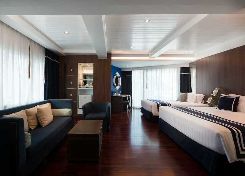A-One The Royal Cruise Hotel & New Wing Hotel 12