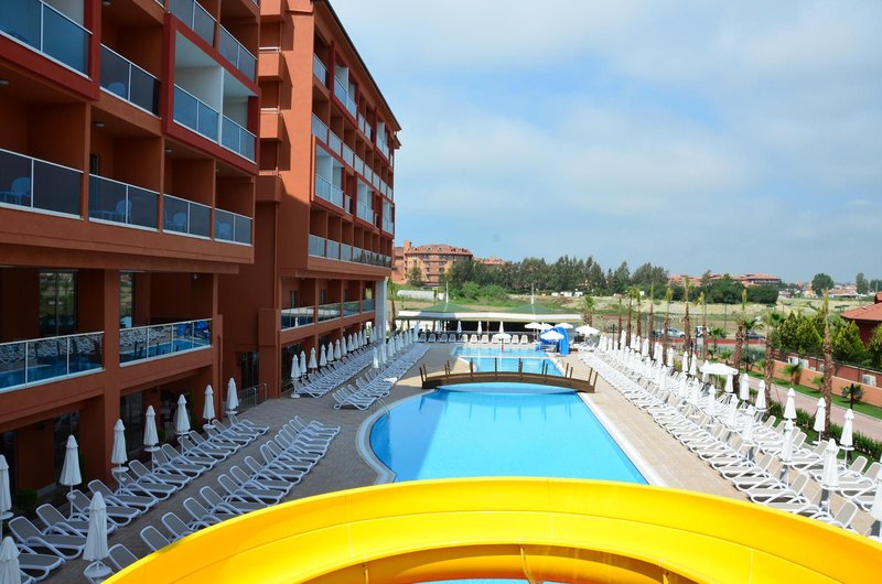 Club Side Coast Hotel 16