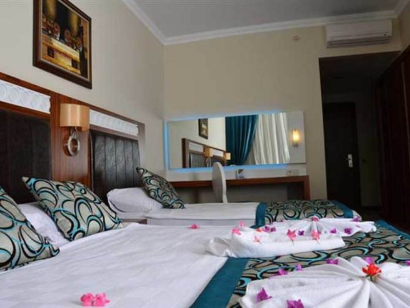 Club Side Coast Hotel 16 - Room Example