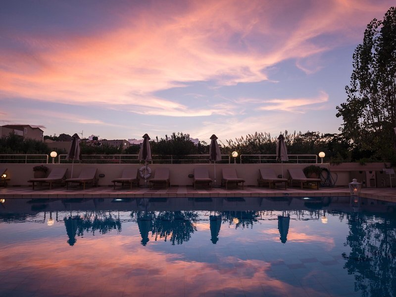 Oscar Suites & Village 7