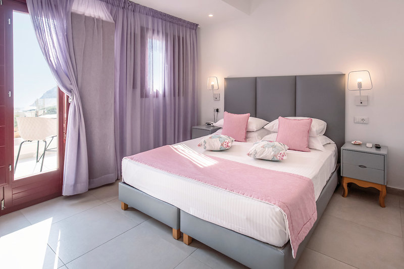 Mar 'n' Mar Crown Hotel and Suites 12