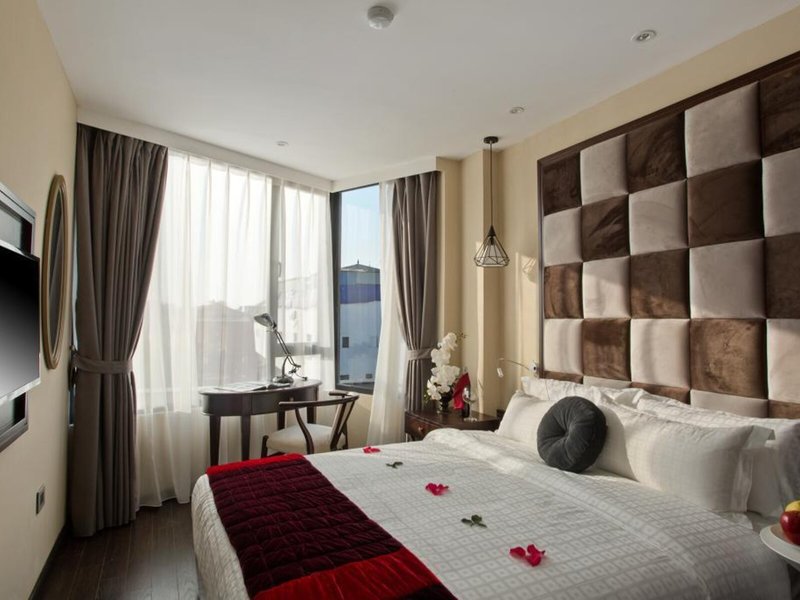 La Storia Hotel 32