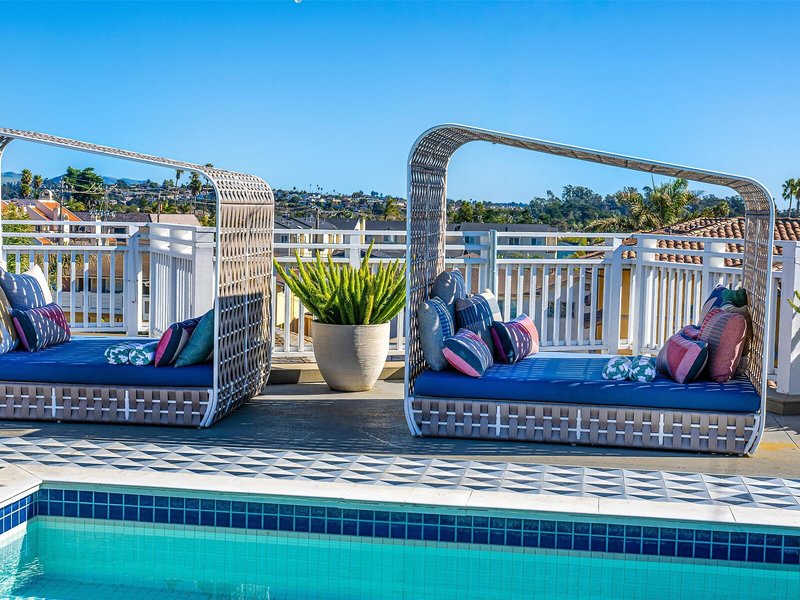 Inn at the Pier 16