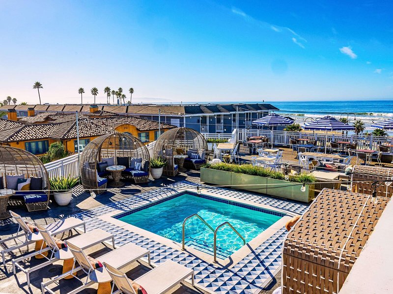 Inn at the Pier 17