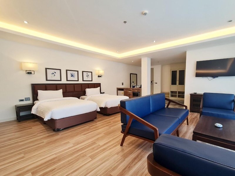 Katathong Golf Resort & Spa 12