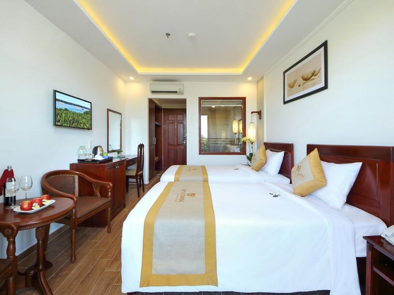 Uptown Hotel 21