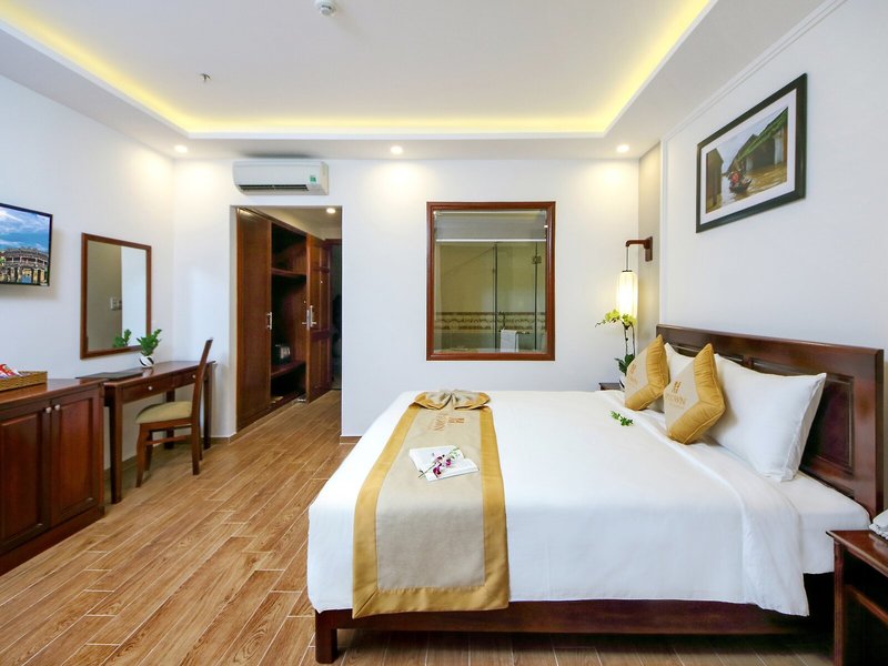 Uptown Hotel 23
