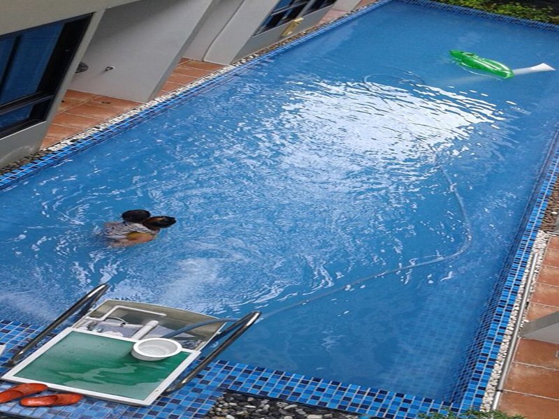 The Pool Resort 7