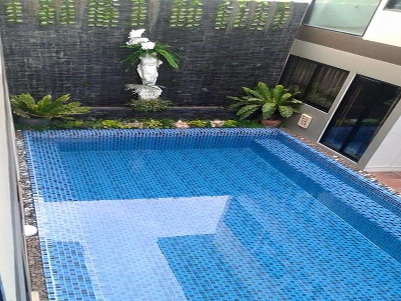 The Pool Resort 11