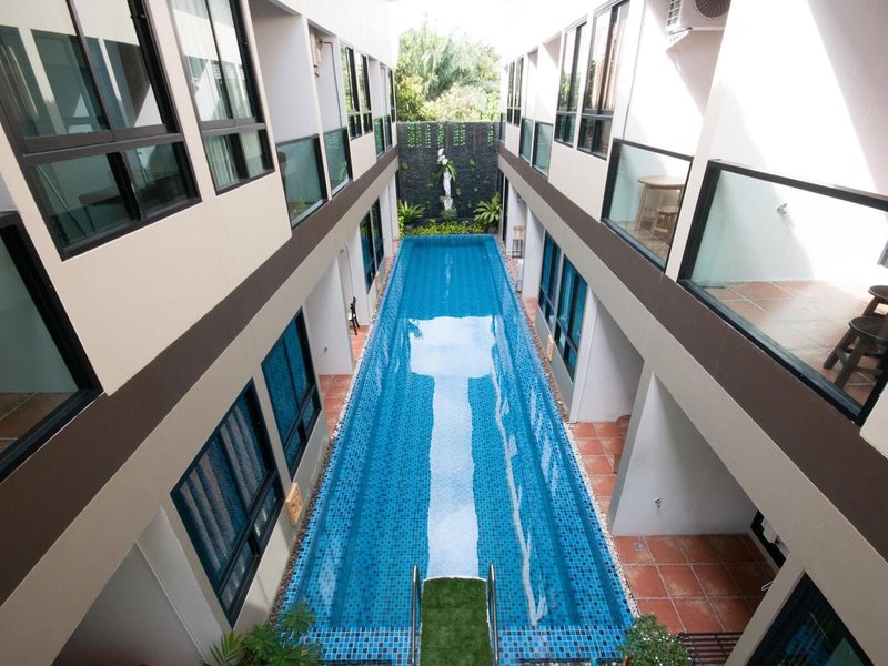 The Pool Resort 13