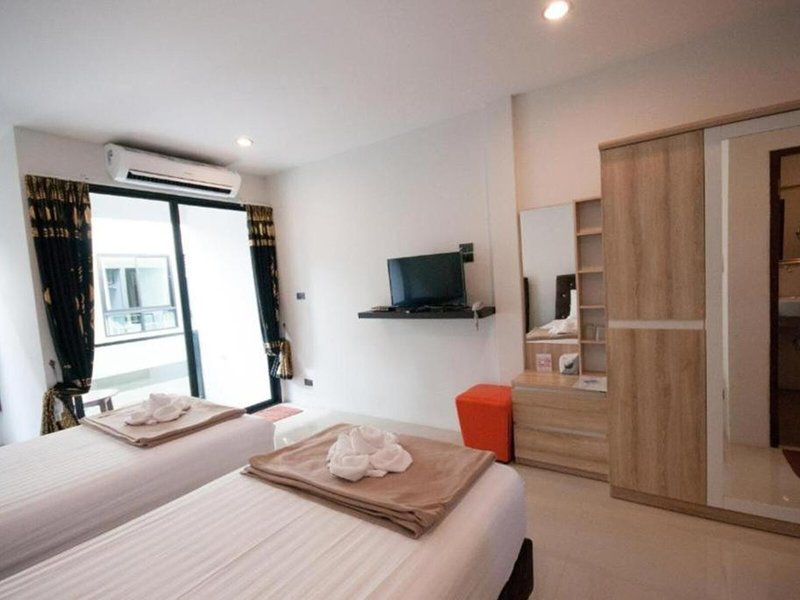 The Pool Resort 48