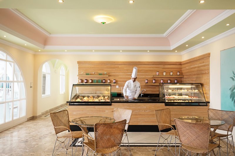 Mitsis Family Village Beach Hotel 8