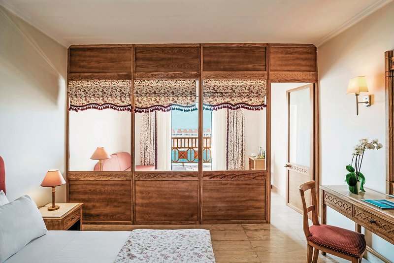 Mitsis Family Village Beach Hotel 20