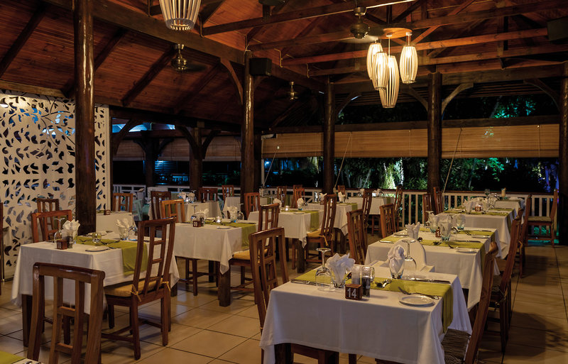 Acajou Beach Resort 10