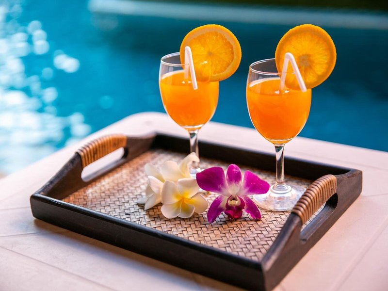 The Thames Pool Access Resort 26