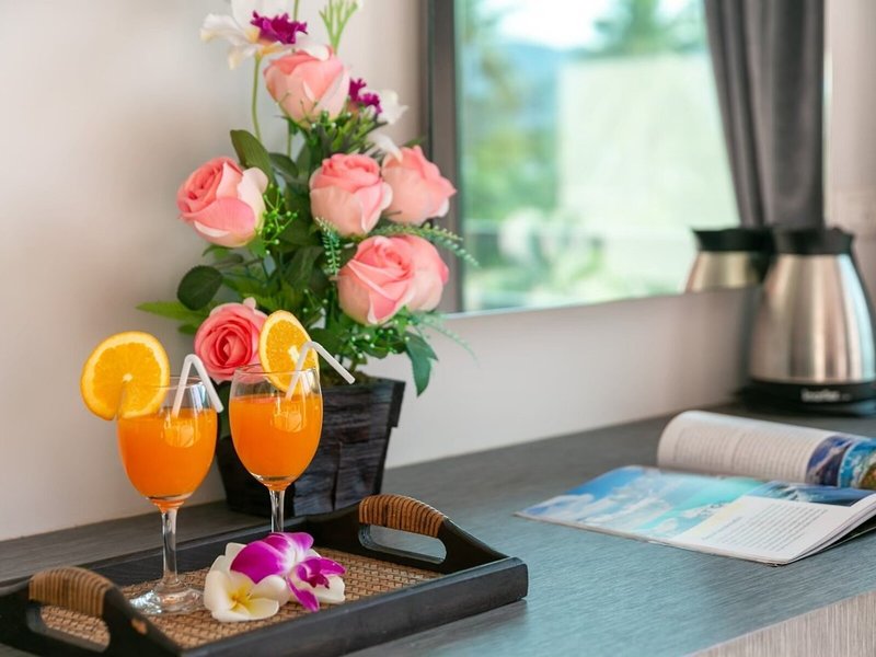 The Thames Pool Access Resort 32