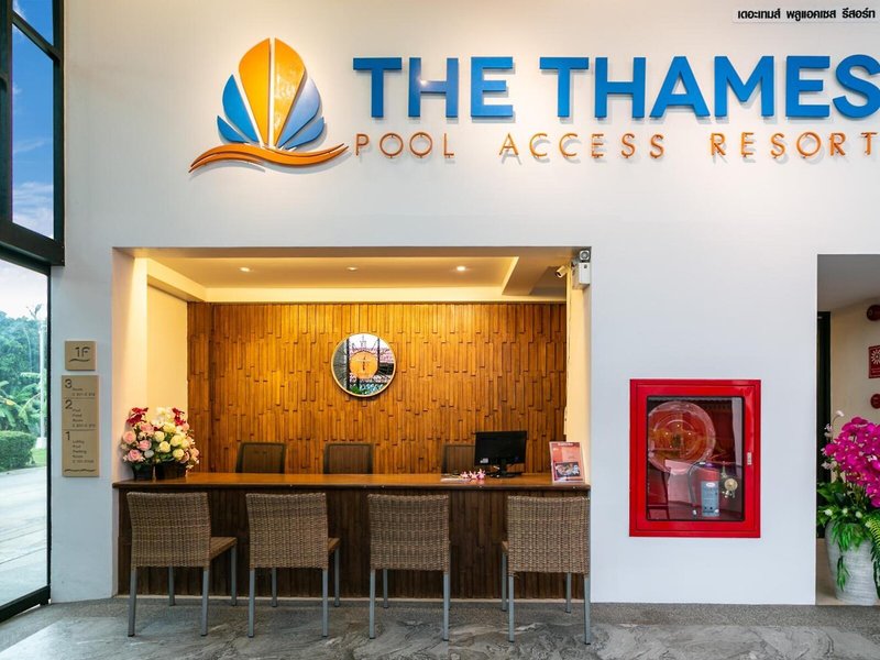 The Thames Pool Access Resort 33