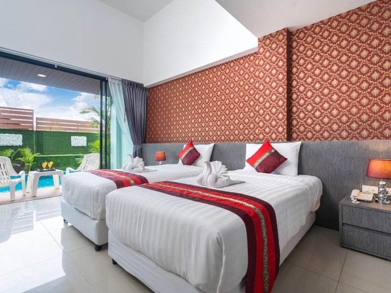 The Thames Pool Access Resort 42