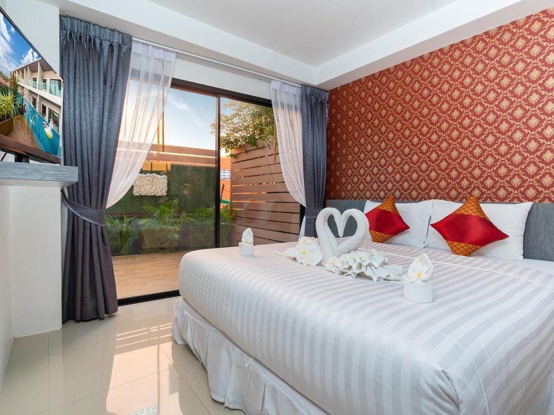 The Thames Pool Access Resort 43