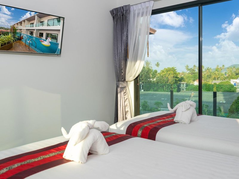 The Thames Pool Access Resort 45