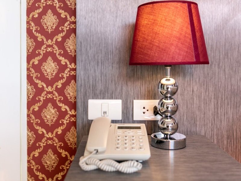 The Thames Pool Access Resort 50