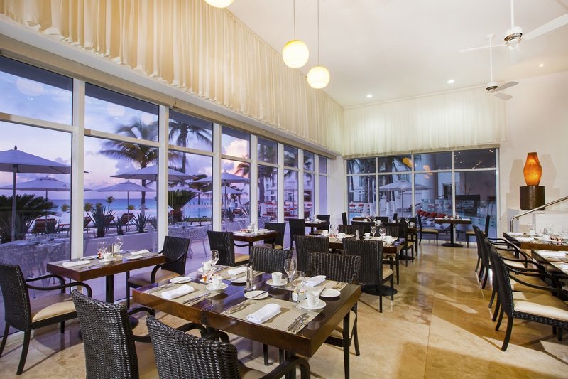 Le Blanc Spa Resort 6